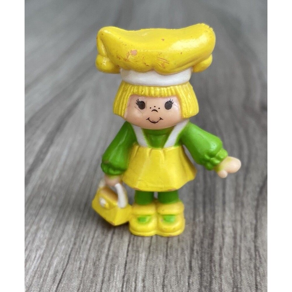 Vintage Lanard Jelly Bean Doll Lucy Lemon Yellow Dress Purse 1981 PVC 2" Tall